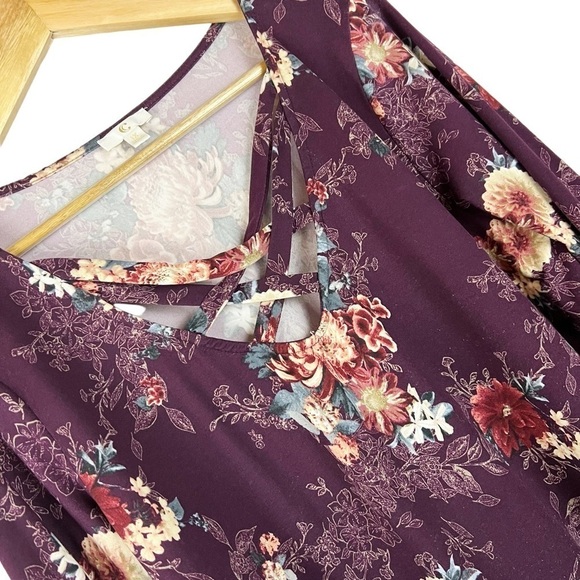Charming Charlie Floral Bell Sleeve Blouse - Picture 5 of 5